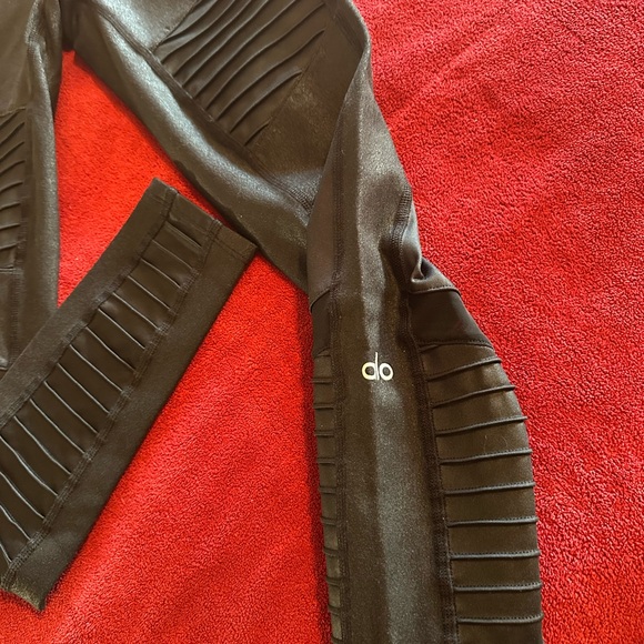 alo High-Waist Moto Legging - Black Women's Leggings like new - Picture 6 of 8